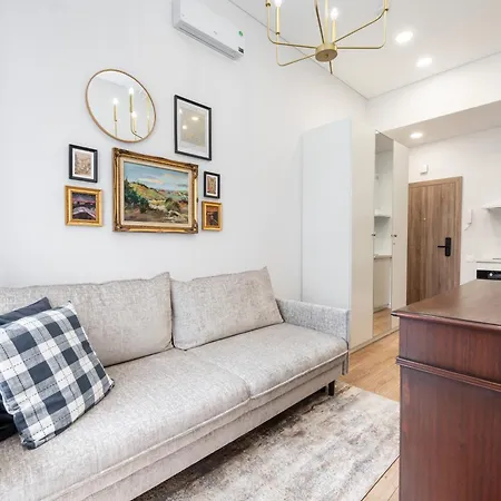 Stylish With Balcony & Old Town Charm Appartement Vilnius