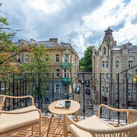 Appartement Stylish With Balcony & Old Town Charm *