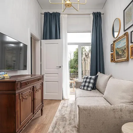 Stylish With Balcony & Old Town Charm Appartement *