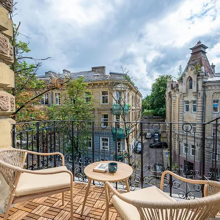 Stylish With Balcony & Old Town Charm Appartement *