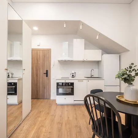 Stylish With Balcony & Old Town Charm Vilnius