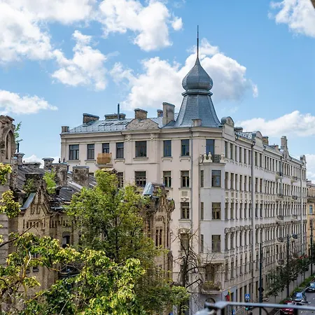 Stylish With Balcony & Old Town Charm Appartement